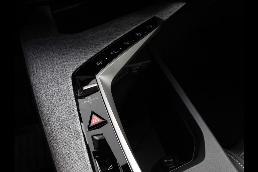 Peugeot 5008 1.2 Hybrid 145pk Automaat Allure 7p Navigatie Apple Carplay/Android Auto Camera Climate control Dab Led Keyless start Lichtmetalen Velgen Parkeer sensoren