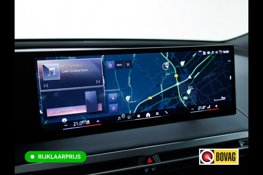 BMW iX xDrive45 101 kWh M-Sport | Pano | Elec. Trekhaak | Luchtvering | Verlichte gril | Stoelverw. en koeling, | Achterbankverw. | Softclose, Meesturende achteras, Harman Kardon, 36 maanden Fabrieksgarantie NL-Auto, Service Inclusive