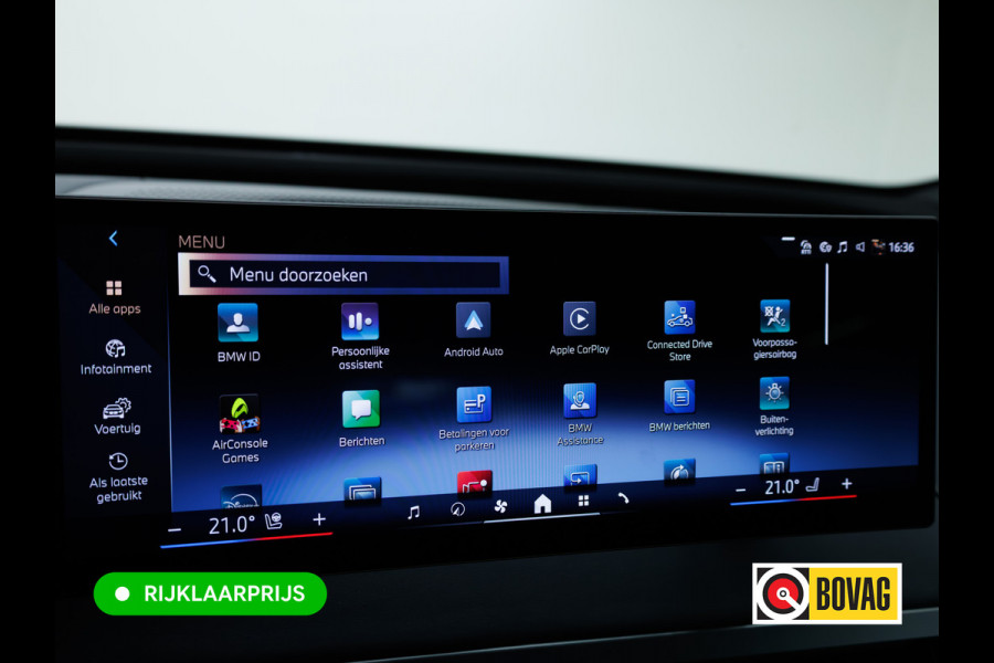 BMW iX xDrive45 101 kWh M-Sport | Pano | Elec. Trekhaak | Luchtvering | Verlichte gril | Stoelverw. en koeling, | Achterbankverw. | Softclose, Meesturende achteras, Harman Kardon, 36 maanden Fabrieksgarantie NL-Auto, Service Inclusive