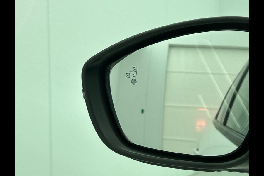 Peugeot 208 1.2 Hybrid 100PK Automaat Allure Navigatie Apple Carplay/Android Auto Airco Camera Parkeer sensoren Cruise Control Led Lichtmetalen Velgen