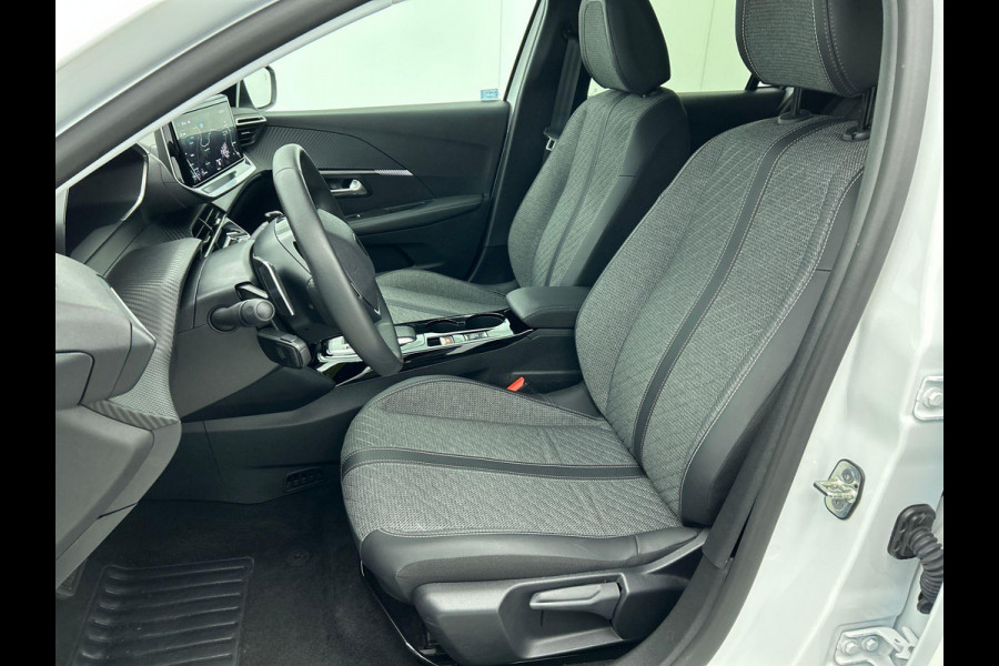 Peugeot 208 1.2 Hybrid 100PK Automaat Allure Navigatie Apple Carplay/Android Auto Airco Camera Parkeer sensoren Cruise Control Led Lichtmetalen Velgen