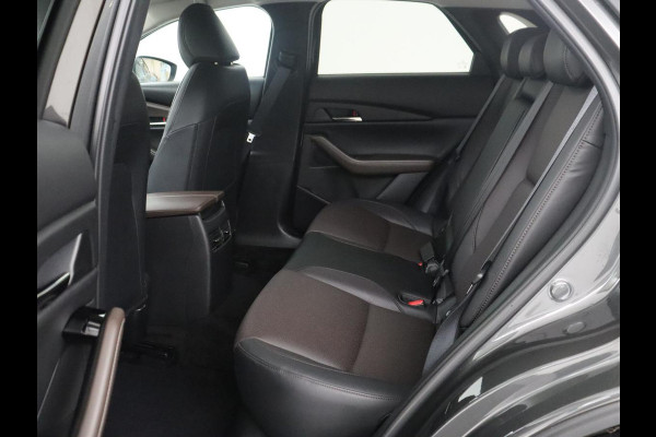 Mazda CX-30 2.0 e-SkyActiv-X M Hybrid Luxury | Trekhaak | Leder | Stuur/stoel verwarming | Adaptive cruise | Head up | 360 camera | Carplay | Climate control | BOSE sound |
