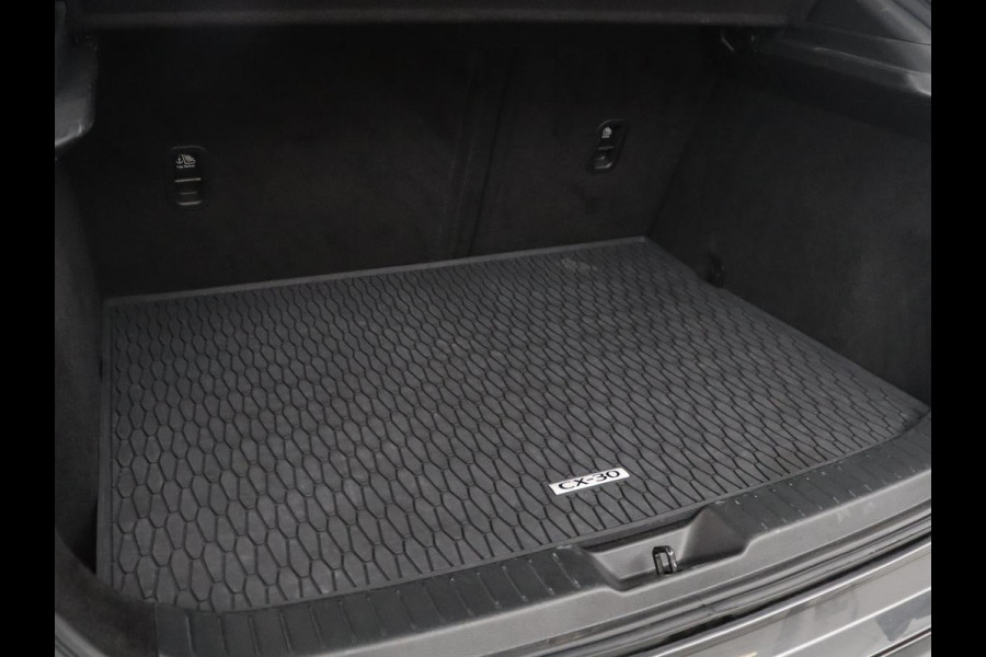 Mazda CX-30 2.0 e-SkyActiv-X M Hybrid Luxury | Trekhaak | Leder | Stuur/stoel verwarming | Adaptive cruise | Head up | 360 camera | Carplay | Climate control | BOSE sound |