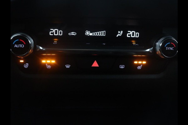 Mazda CX-30 2.0 e-SkyActiv-X M Hybrid Luxury | Trekhaak | Leder | Stuur/stoel verwarming | Adaptive cruise | Head up | 360 camera | Carplay | Climate control | BOSE sound |