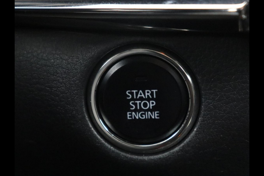 Mazda CX-30 2.0 e-SkyActiv-X M Hybrid Luxury | Trekhaak | Leder | Stuur/stoel verwarming | Adaptive cruise | Head up | 360 camera | Carplay | Climate control | BOSE sound |