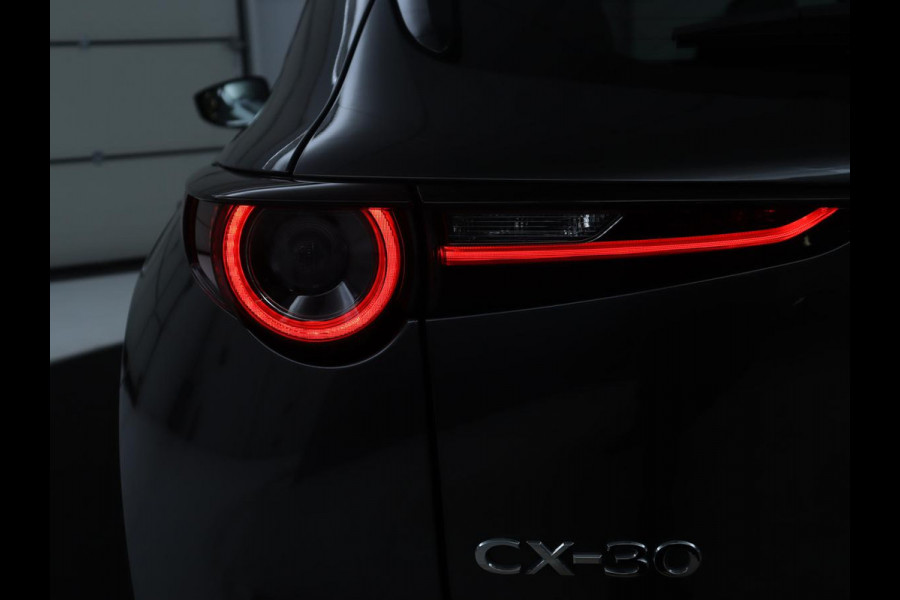 Mazda CX-30 2.0 e-SkyActiv-X M Hybrid Luxury | Trekhaak | Leder | Stuur/stoel verwarming | Adaptive cruise | Head up | 360 camera | Carplay | Climate control | BOSE sound |
