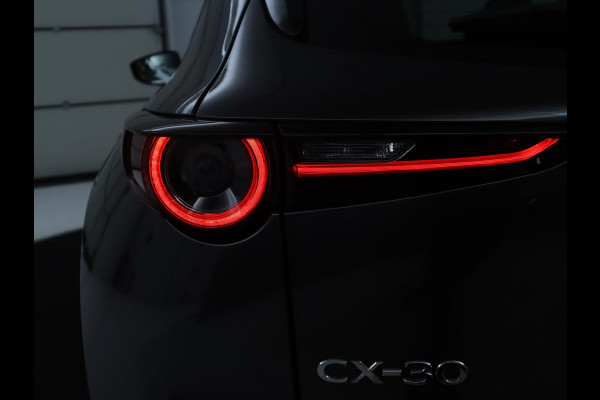 Mazda CX-30 2.0 e-SkyActiv-X M Hybrid Luxury | Trekhaak | Leder | Stuur/stoel verwarming | Adaptive cruise | Head up | 360 camera | Carplay | Climate control | BOSE sound |
