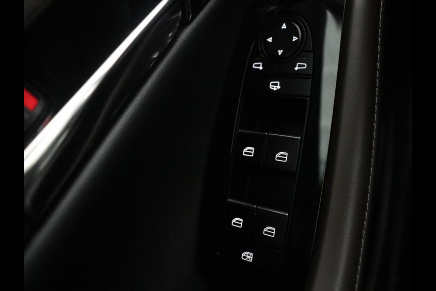 Mazda CX-30 2.0 e-SkyActiv-X M Hybrid Luxury | Trekhaak | Leder | Stuur/stoel verwarming | Adaptive cruise | Head up | 360 camera | Carplay | Climate control | BOSE sound |