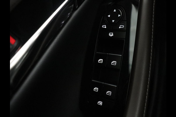 Mazda CX-30 2.0 e-SkyActiv-X M Hybrid Luxury | Trekhaak | Leder | Stuur/stoel verwarming | Adaptive cruise | Head up | 360 camera | Carplay | Climate control | BOSE sound |