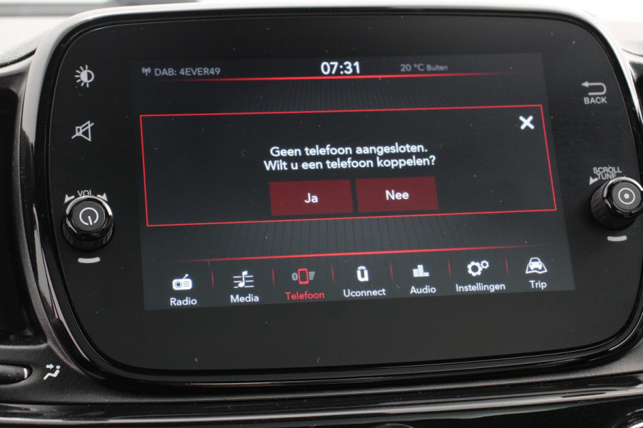 Fiat 500 1.0 Hybrid 69pk Dolcevita Navigatie Apple Carplay/Android Auto Panoramadak Parkeersensor achter Cruise Control Climate Control