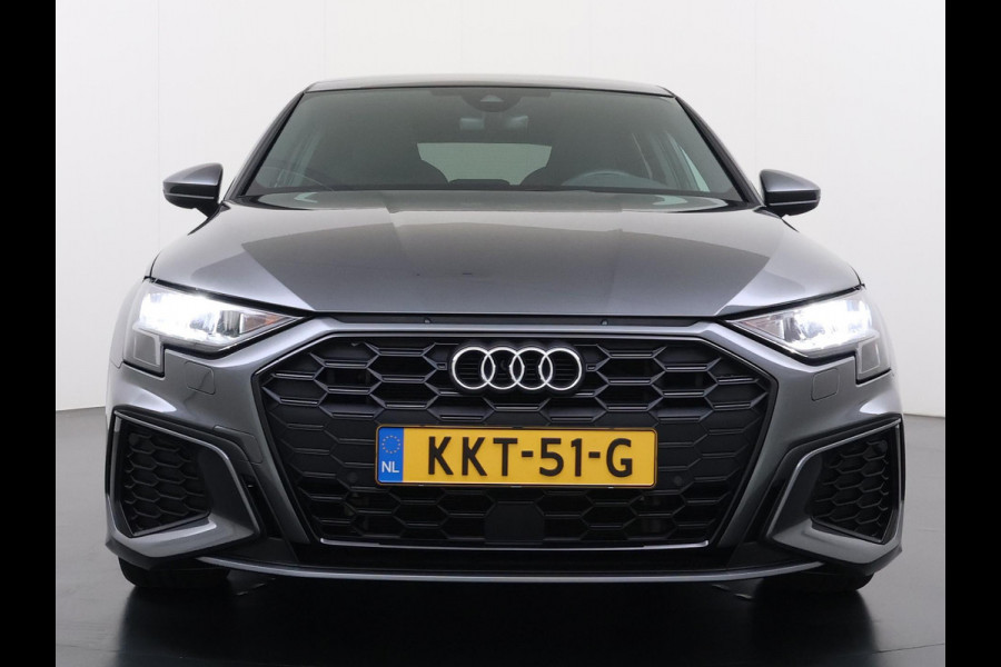 Audi A3 Sportback 45 TFSI e S edition Competition 245pk | PHEV |  3x S LINE | PANORAMADAK | KEYLESS GO & START | BLACK OPTIC PAKKET | STOELVERWARMING | AUDI DEALER ONDERHOUDEN |