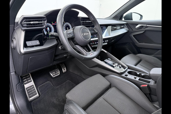 Audi A3 Sportback 45 TFSI e S edition Competition 245pk | PHEV |  3x S LINE | PANORAMADAK | KEYLESS GO & START | BLACK OPTIC PAKKET | STOELVERWARMING | AUDI DEALER ONDERHOUDEN |
