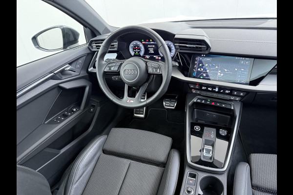 Audi A3 Sportback 45 TFSI e S edition Competition 245pk | PHEV |  3x S LINE | PANORAMADAK | KEYLESS GO & START | BLACK OPTIC PAKKET | STOELVERWARMING | AUDI DEALER ONDERHOUDEN |