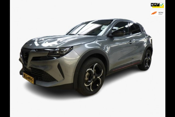 Alfa Romeo junior 1.2 Turbo Hybrid Ibrida Speciale MATRIX LED/DODEHOEK DETECTIE/VERWARMD VOORRUIT