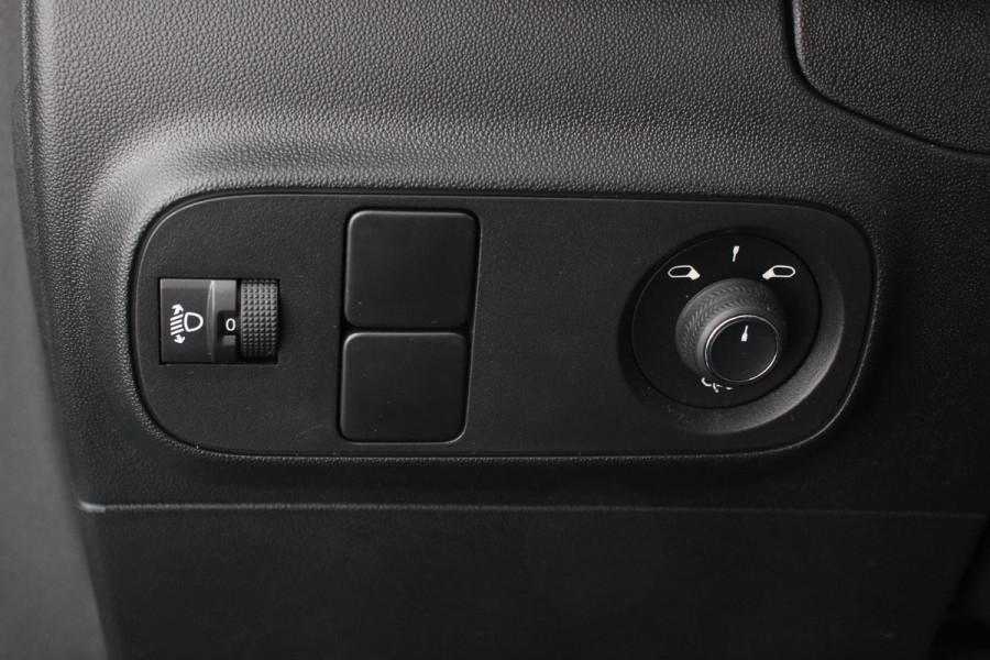 Citroën C3 1.2 PureTech 83pk Shine Navigatie Apple Carplay/Android Auto Parkeersensor achter Camera Cruise Control Stoelverwarming Getinte ramen Ledverlichting Climate Control