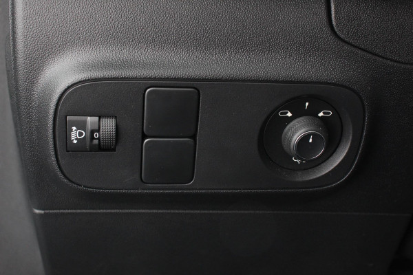 Citroën C3 1.2 PureTech 83pk Shine Navigatie Apple Carplay/Android Auto Parkeersensor achter Camera Cruise Control Stoelverwarming Getinte ramen Ledverlichting Climate Control