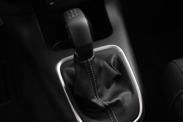 Citroën C3 1.2 PureTech 83pk Shine Navigatie Apple Carplay/Android Auto Parkeersensor achter Camera Cruise Control Stoelverwarming Getinte ramen Ledverlichting Climate Control