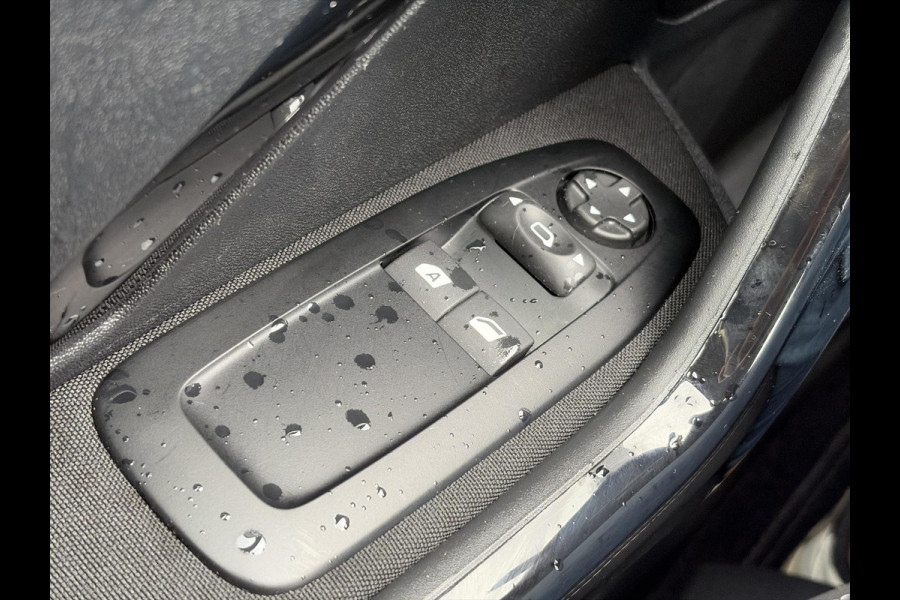 Peugeot 208 1.2 PureTech Blue Lion ✓D-riem vv 2024✓Dealer Onderhouden✓Carplay✓Navi✓Trekhaak✓2e Eigenaar✓Recent beurt gehad✓Airco✓Cruise✓Pdc✓5 Deurs✓Weinig Km✓N.A.P✓Apk tot 08-2027