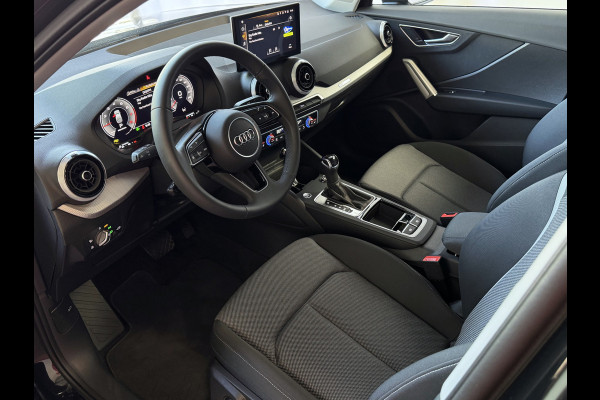 Audi Q2 35 TFSI 1.5 S-LINE ✅ NIEUW MODEL ✅150PK VIR.COCKPIT ELEK.KLEP TOUCHSCREEN CARPLAY NAVI CAMERA MATRIX LED STOELVERW. PDC KEYLESS 2026