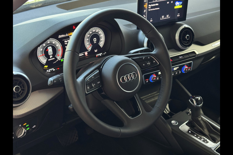 Audi Q2 35 TFSI 1.5 S-LINE ✅ NIEUW MODEL ✅150PK VIR.COCKPIT ELEK.KLEP TOUCHSCREEN CARPLAY NAVI CAMERA MATRIX LED STOELVERW. PDC KEYLESS 2026