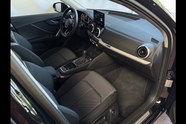 Audi Q2 35 TFSI 1.5 S-LINE ✅ NIEUW MODEL ✅150PK VIR.COCKPIT ELEK.KLEP TOUCHSCREEN CARPLAY NAVI CAMERA MATRIX LED STOELVERW. PDC KEYLESS 2026