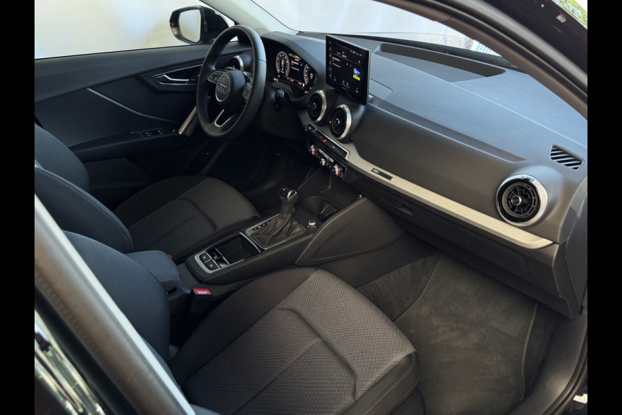 Audi Q2 35 TFSI 1.5 S-LINE ✅ NIEUW MODEL ✅150PK VIR.COCKPIT ELEK.KLEP TOUCHSCREEN CARPLAY NAVI CAMERA MATRIX LED STOELVERW. PDC KEYLESS 2026