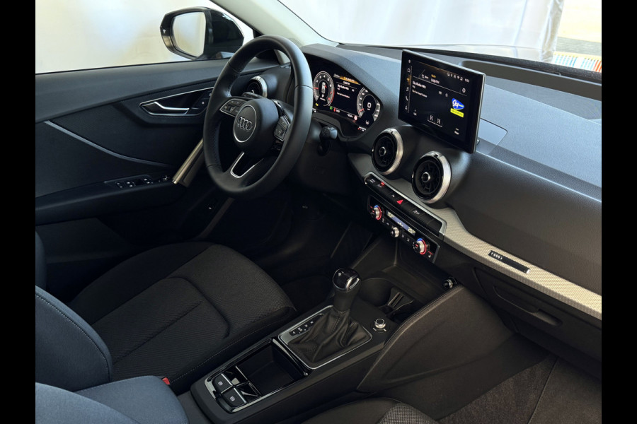 Audi Q2 35 TFSI 1.5 S-LINE ✅ NIEUW MODEL ✅150PK VIR.COCKPIT ELEK.KLEP TOUCHSCREEN CARPLAY NAVI CAMERA MATRIX LED STOELVERW. PDC KEYLESS 2026