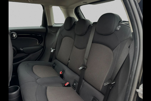 MINI 5-deurs 1.5 Cooper Camden Edition(NL-auto, 1e Eig, Dealer OndH, Carplay, PDC, Climate Con, Cruise Con, Navi, etc)