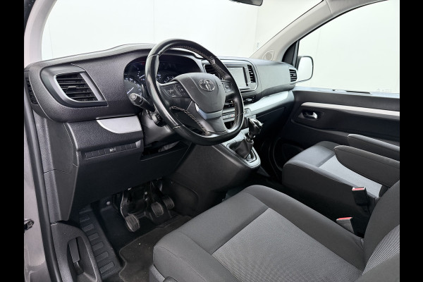 Toyota ProAce Worker 2.0D-4D L3H1 Dubbele Cabine 5-Persoons Ecc 3D-Navi Apple Carplay Android Auto Bluetooth Black Line Long DC Cruise Control Lmv Regen-Lichtsensor led Privacy Glas Schuifdeur 1e Eigenaar Dealeronderhouden Origineel Nederlandse Auto