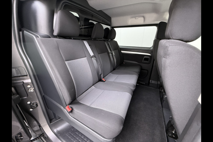 Toyota ProAce Worker 2.0D-4D L3H1 Dubbele Cabine 5-Persoons Ecc 3D-Navi Apple Carplay Android Auto Bluetooth Black Line Long DC Cruise Control Lmv Regen-Lichtsensor led Privacy Glas Schuifdeur 1e Eigenaar Dealeronderhouden Origineel Nederlandse Auto
