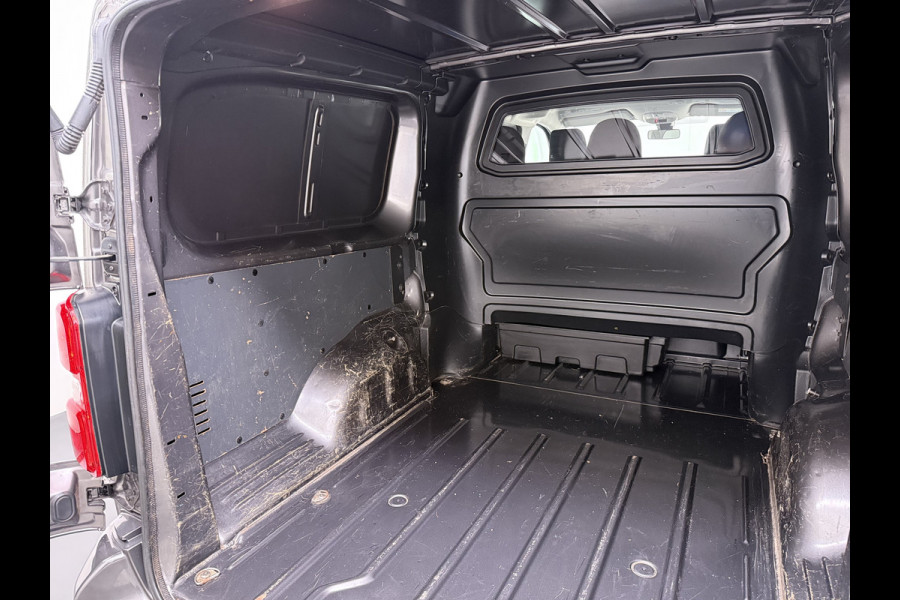 Toyota ProAce Worker 2.0D-4D L3H1 Dubbele Cabine 5-Persoons Ecc 3D-Navi Apple Carplay Android Auto Bluetooth Black Line Long DC Cruise Control Lmv Regen-Lichtsensor led Privacy Glas Schuifdeur 1e Eigenaar Dealeronderhouden Origineel Nederlandse Auto