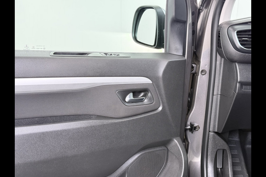 Toyota ProAce Worker 2.0D-4D L3H1 Dubbele Cabine 5-Persoons Ecc 3D-Navi Apple Carplay Android Auto Bluetooth Black Line Long DC Cruise Control Lmv Regen-Lichtsensor led Privacy Glas Schuifdeur 1e Eigenaar Dealeronderhouden Origineel Nederlandse Auto