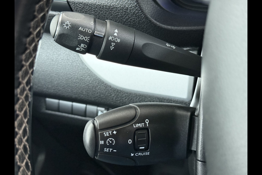 Toyota ProAce Worker 2.0D-4D L3H1 Dubbele Cabine 5-Persoons Ecc 3D-Navi Apple Carplay Android Auto Bluetooth Black Line Long DC Cruise Control Lmv Regen-Lichtsensor led Privacy Glas Schuifdeur 1e Eigenaar Dealeronderhouden Origineel Nederlandse Auto