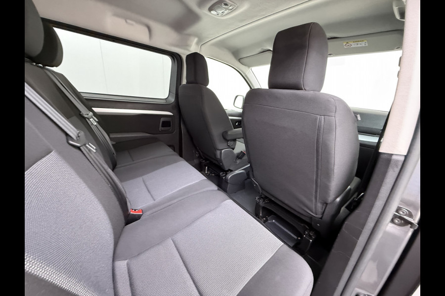 Toyota ProAce Worker 2.0D-4D L3H1 Dubbele Cabine 5-Persoons Ecc 3D-Navi Apple Carplay Android Auto Bluetooth Black Line Long DC Cruise Control Lmv Regen-Lichtsensor led Privacy Glas Schuifdeur 1e Eigenaar Dealeronderhouden Origineel Nederlandse Auto