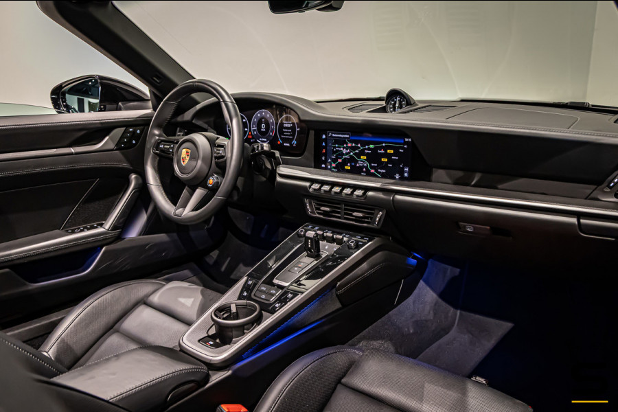 Porsche 911 Cabrio Carrera 992.2|394 PK|Sport Chrono|Sportuitlaat|BOSE|Surround View|20/21” Carrera Classic|Porsche Approved|1e ei
