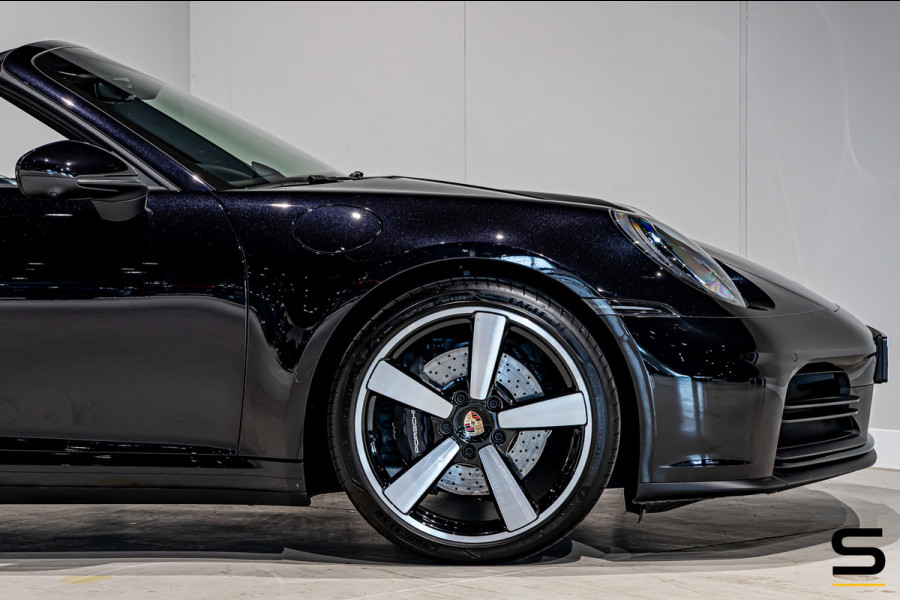 Porsche 911 Cabrio Carrera 992.2|394 PK|Sport Chrono|Sportuitlaat|BOSE|Surround View|20/21” Carrera Classic|Porsche Approved|1e ei