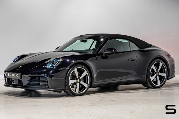 Porsche 911 Cabrio Carrera 992.2|394 PK|Sport Chrono|Sportuitlaat|BOSE|Surround View|20/21” Carrera Classic|Porsche Approved|1e ei