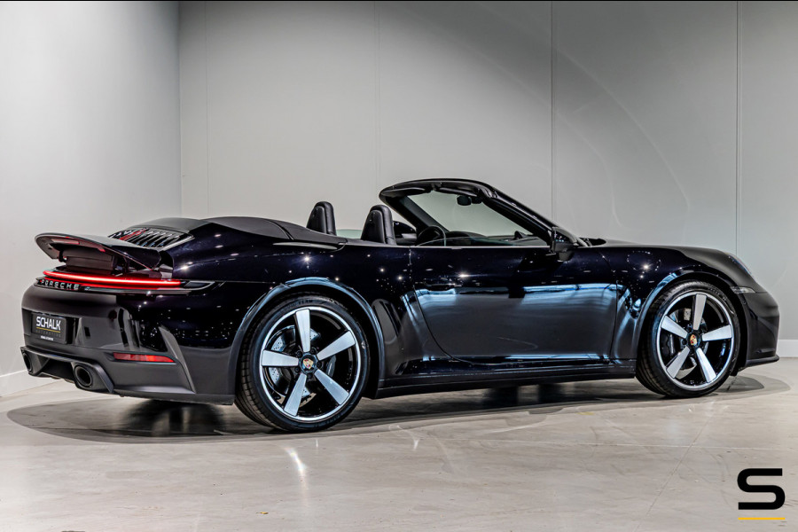 Porsche 911 Cabrio Carrera 992.2|394 PK|Sport Chrono|Sportuitlaat|BOSE|Surround View|20/21” Carrera Classic|Porsche Approved|1e ei