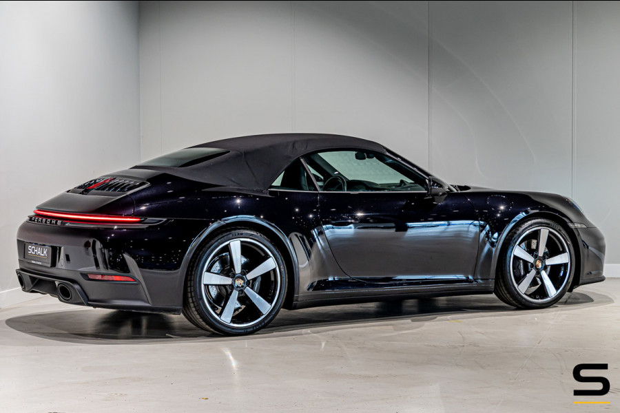 Porsche 911 Cabrio Carrera 992.2|394 PK|Sport Chrono|Sportuitlaat|BOSE|Surround View|20/21” Carrera Classic|Porsche Approved|1e ei