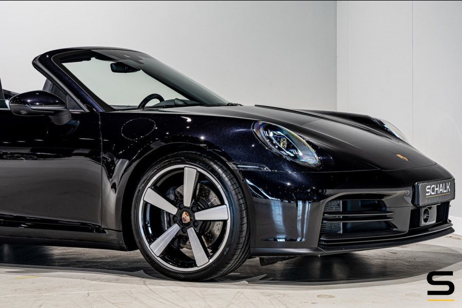 Porsche 911 Cabrio Carrera 992.2|394 PK|Sport Chrono|Sportuitlaat|BOSE|Surround View|20/21” Carrera Classic|Porsche Approved|1e ei