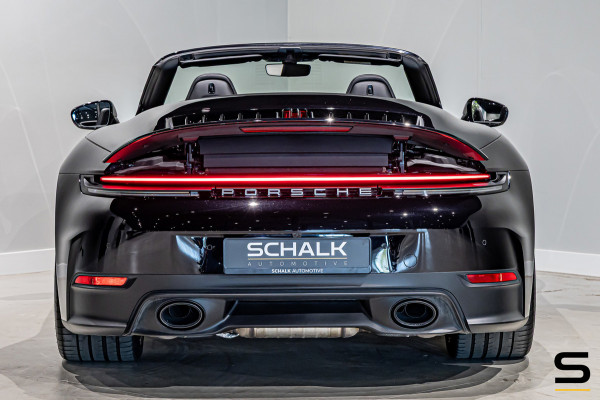 Porsche 911 Cabrio Carrera 992.2|394 PK|Sport Chrono|Sportuitlaat|BOSE|Surround View|20/21” Carrera Classic|Porsche Approved|1e ei