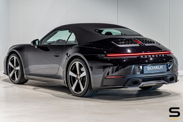 Porsche 911 Cabrio Carrera 992.2|394 PK|Sport Chrono|Sportuitlaat|BOSE|Surround View|20/21” Carrera Classic|Porsche Approved|1e ei
