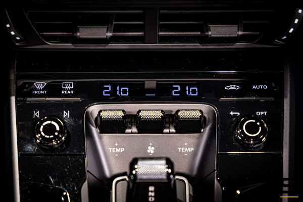 Porsche 911 Cabrio Carrera 992.2|394 PK|Sport Chrono|Sportuitlaat|BOSE|Surround View|20/21” Carrera Classic|Porsche Approved|1e ei