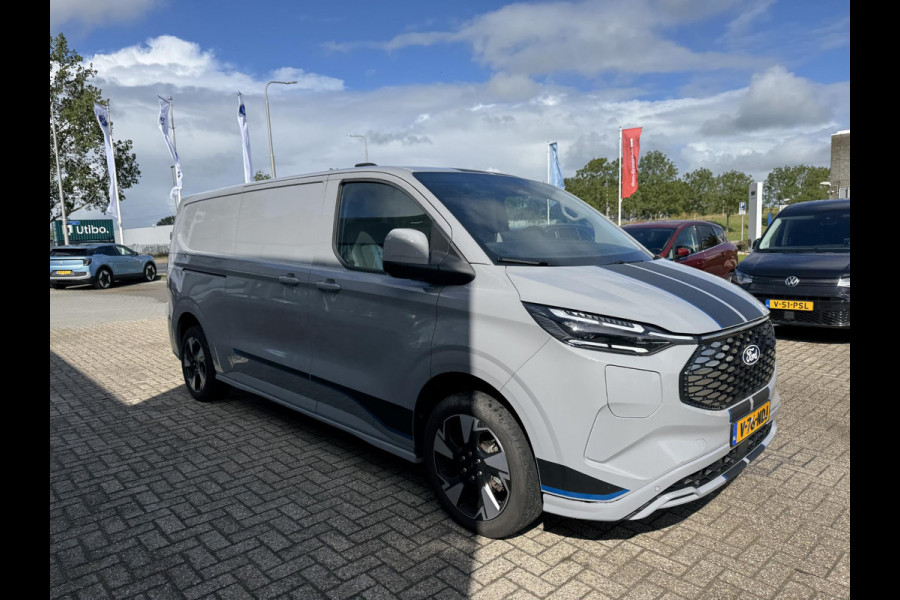 Ford E-Transit Custom 320 L2H1 Sport 65 kWh 218pk | Demo | Driver Assistance Pack | Wegklapbare Trekhaak | Stuurwiel verwarming | Stoel verwarming | 2.300kg Trekgewicht