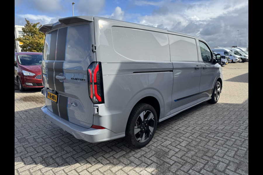 Ford E-Transit Custom 320 L2H1 Sport 65 kWh 218pk | Demo | Driver Assistance Pack | Wegklapbare Trekhaak | Stuurwiel verwarming | Stoel verwarming | 2.300kg Trekgewicht