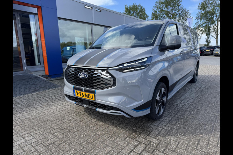 Ford E-Transit Custom 320 L2H1 Sport 65 kWh 218pk | Demo | Driver Assistance Pack | Wegklapbare Trekhaak | Stuurwiel verwarming | Stoel verwarming | 2.300kg Trekgewicht