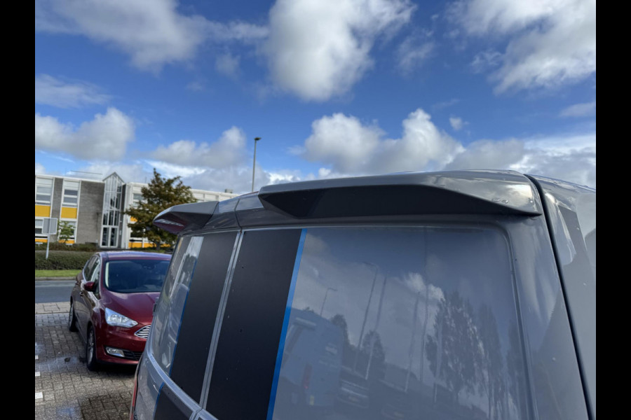 Ford E-Transit Custom 320 L2H1 Sport 65 kWh 218pk | Demo | Driver Assistance Pack | Wegklapbare Trekhaak | Stuurwiel verwarming | Stoel verwarming | 2.300kg Trekgewicht