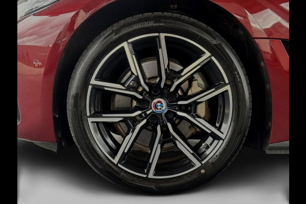 BMW i4 EDrive40 84 kWh M-sport(1e Eig, Dealer OndH, NL-auto, Harman/Kardon, SfeerV, 360 Camera, Lane Assit, Active Cruise, Etc)
