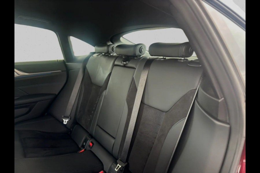 BMW i4 EDrive40 84 kWh M-sport(1e Eig, Dealer OndH, NL-auto, Harman/Kardon, SfeerV, 360 Camera, Lane Assit, Active Cruise, Etc)