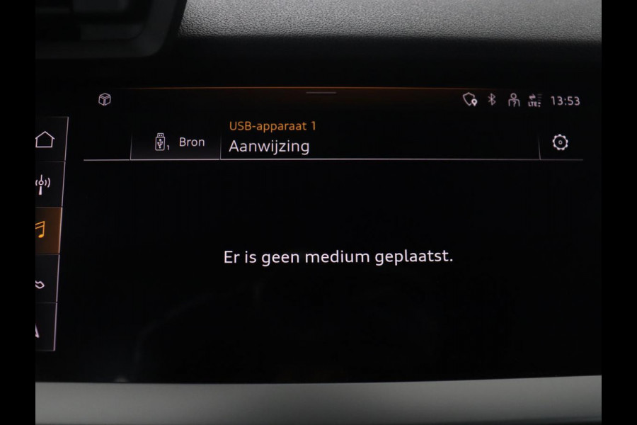 Audi A3 Sportback 35 TFSI Business edition | Cruise control | Climate control | Navigatie | Carplay | Park assist | Virtueel dashboard | Full LED | 18" velgen
